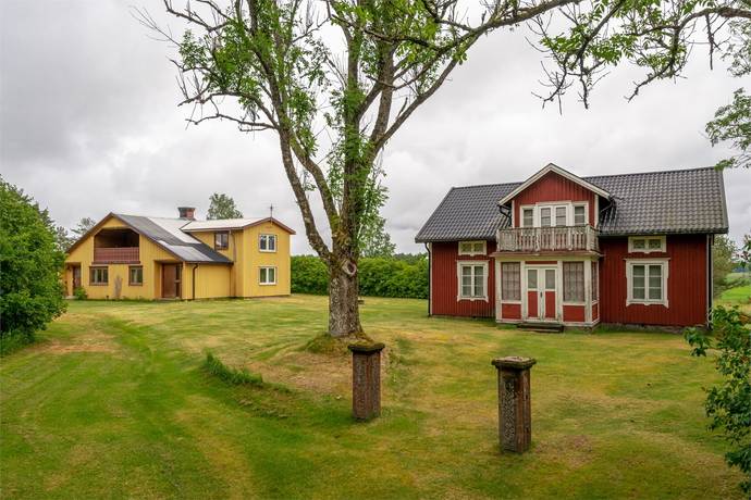 Berit Kllvik bor i ett kedjehus p 87 kvm i Norelund, Sffle tillsammans med Lars Bara sex minuters promenad bort ligger nrmsta livsmedelsbutik, ICA Berit Kllvik, Jupitergatan 19, Sffle | satisfaction-survey.net