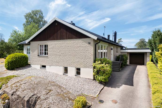 8 rum villa på Tomtevägen 36 Mariedal, Vänersborgs kommun - bild 1