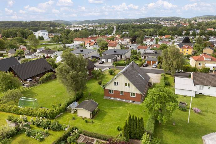 8 rum villa på Klockaregårdsvägen 9 Alingsås, Alingsås kommun - bild 2