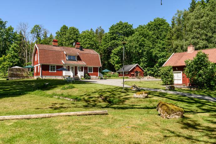 5 rum fritidshus på Höneskruv Norragården 2 Älghult, Uppvidinge kommun - bild 1