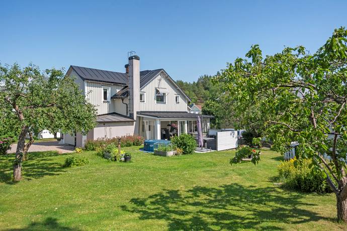 5 rum villa på Torsgatan 3 Centralt, Norrtälje kommun - bild 1