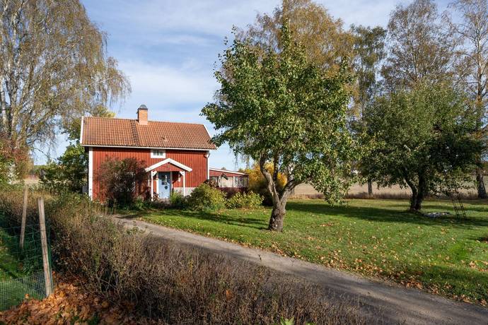 Valsta Gård i Bettna, Flens kommun - gård/skog till salu - Hemnet