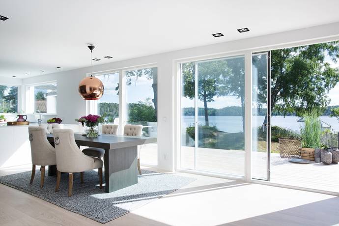 Bild 1: 9 rum villa på Strandpromenaden 12B, Nacka kommun Nacka Saltsjö-Duvnäs