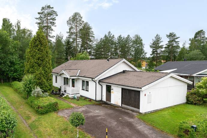 4 rum villa på Smältostvägen 12 Vallhov, Sandvikens kommun - bild 1