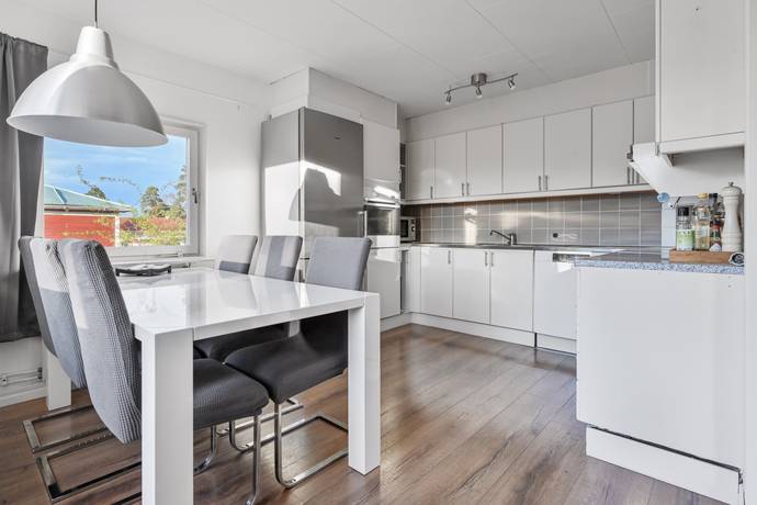 4 rum lägenhet på Blommelundsvägen 13 Carlslund, Upplands Väsby kommun - bild 5
