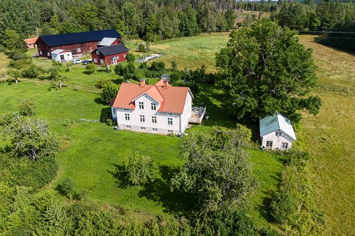 8 rum gård utan jordbruk på Västra Vegred 3 Valla, Katrineholms kommun - bild 3