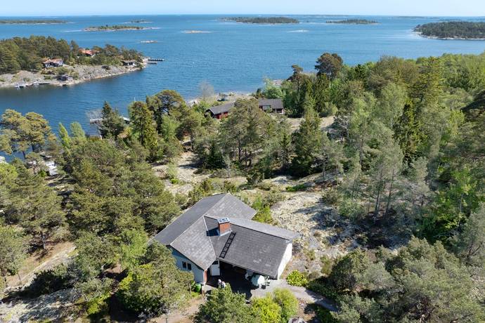 3 rum fritidshus på Runmarö Granholmen 120 Runmarös ytterskärgård, Värmdö kommun - bild 1
