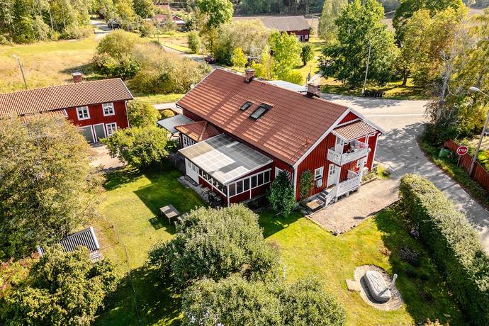 10 rum villa på Österunda-Brunnsta 1 Österunda, Enköpings kommun - bild 1