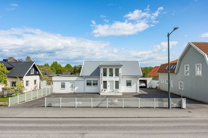 5 rum villa på Varbergsvägen 49 Östra Gärdet, Falkenbergs kommun - bild 1