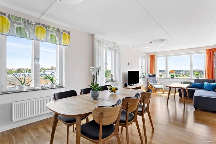 3 rum lägenhet på Serenadvägen 15 Nacka Forum, Nacka kommun - bild 1