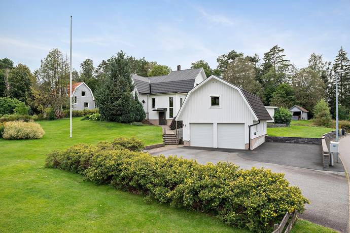 6 rum villa på Bergkullavägen 32 Skene, Marks kommun - bild 1