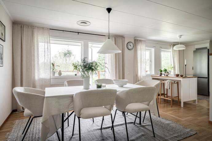 6 rum Villa på Hästebacka väg 22 Inseros Marks kommun - bild 11