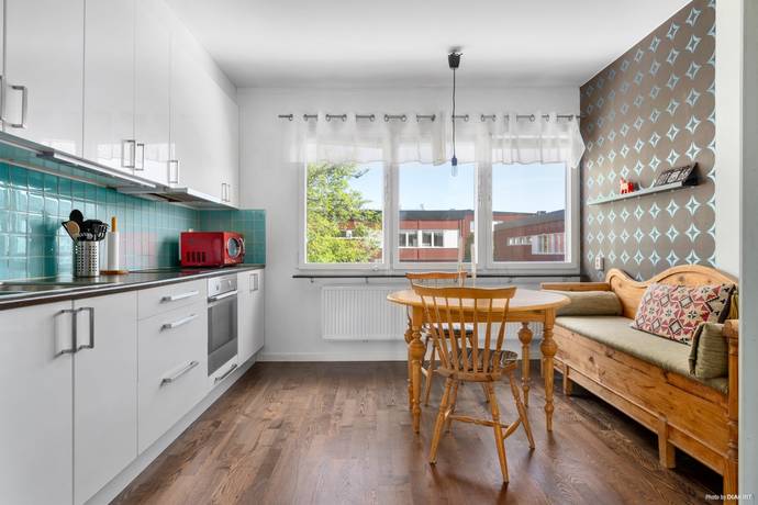 3 rum lägenhet på Ljuskärrsvägen 100 Saltsjöbaden / Ljuskärrsberget, Nacka kommun - bild 3