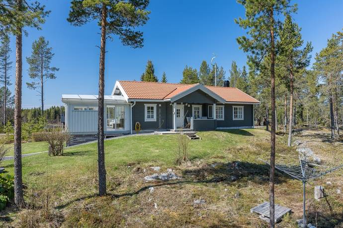 4 rum vinterbonat fritidshus på Bastufjärden 201 Bastufjärden-Ratu, Robertsfors kommun - bild 1