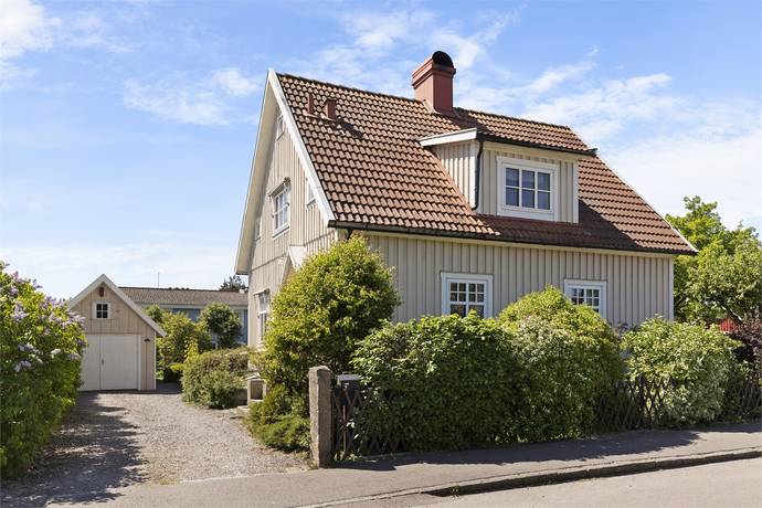6 rum villa på Södra Banvägen 10 Västra Gärdet, Falkenbergs kommun - bild 1