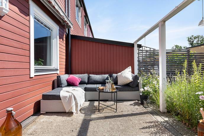 4 rum radhus på Lyckogången 68 Trollbäcken, Tyresö kommun - bild 2