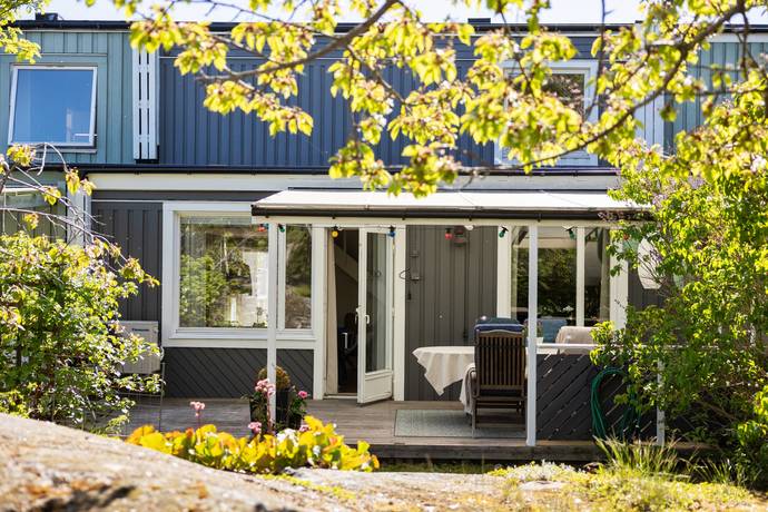 radhus på Björnmossegången 6 Tyresö, Tyresö kommun - bild 1