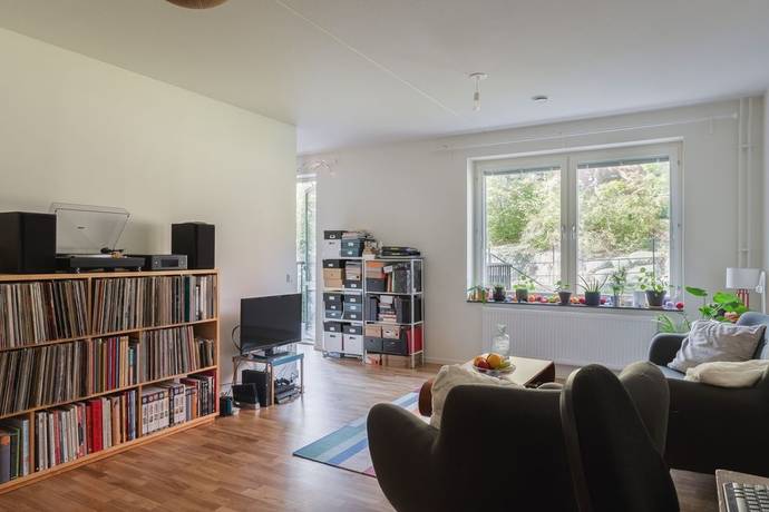 3 rum Lägenhet på Tellusborgsvägen 42, vån 1 Midsommarkransen Stockholms kommun - bild 10