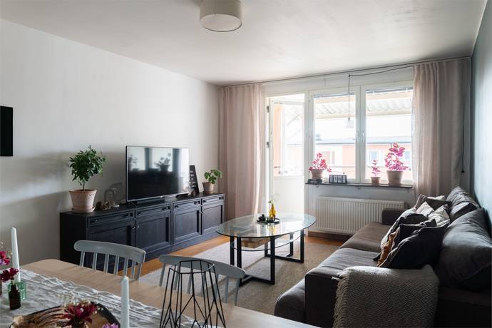 5 rum lägenhet på FLISAVÄGEN 35 Bjurhovda, Västerås kommun - bild 4