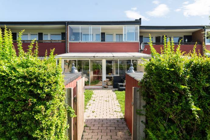 5 rum radhus på Håkantorpsgatan 108 Skälby, Västerås kommun - bild 2