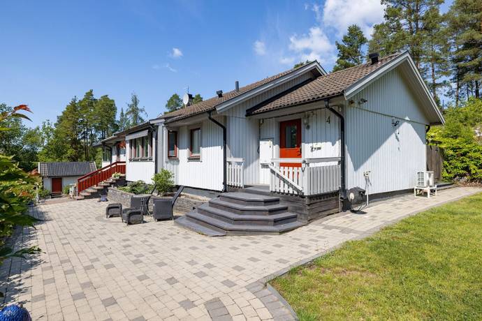 6 rum villa på Gamla vägen 4 Mälarbaden, Eskilstuna kommun - bild 1
