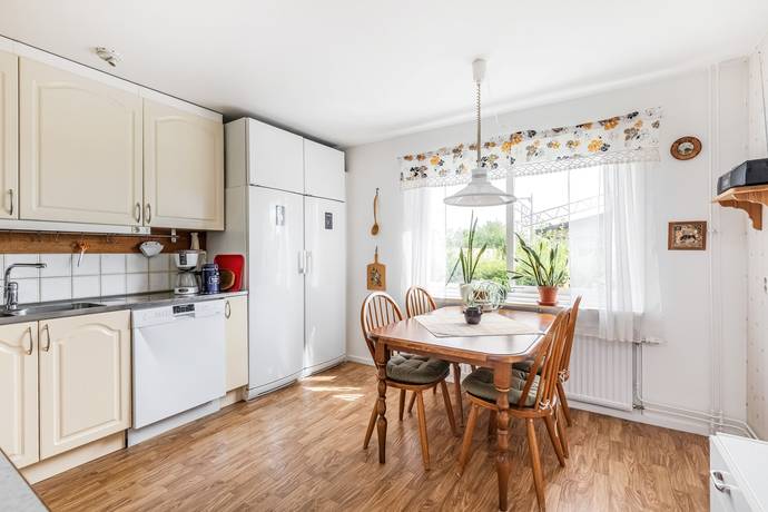 2 rum lägenhet på Öknavägen 49B Hällby, Eskilstuna kommun - bild 1