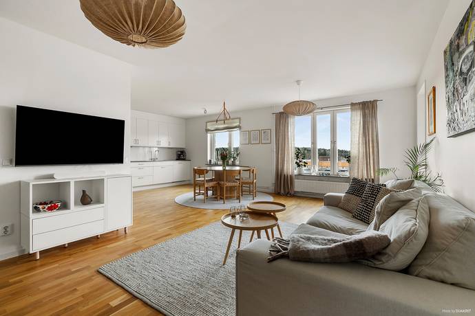 5 rum lägenhet på Järfällavägen 92A Jakobsberg, Järfälla kommun - bild 2