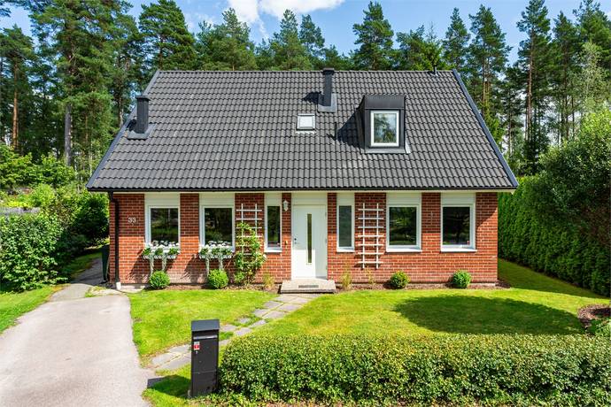 6 rum villa på Travgatan 33 Ullvi backar, Köpings kommun - bild 3