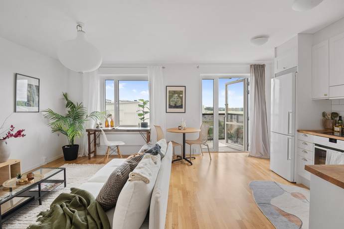 2 rum lägenhet på Karlslundsvägen 18, 5tr Barkarbystaden, Järfälla kommun - bild 1