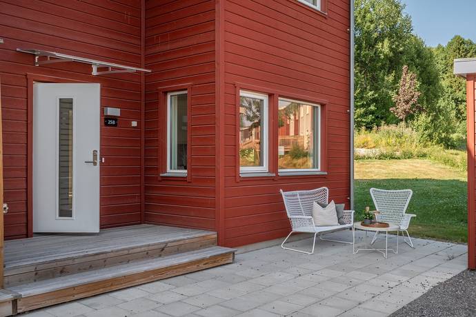5 rum radhus på Russvägen 23B Lillhällom, Sundsvalls kommun - bild 2