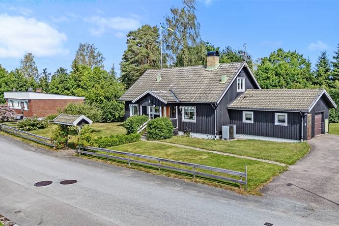 6 rum villa på Gamla Edsbräckevägen 8 Ed Äng, Dals-Eds kommun - bild 1