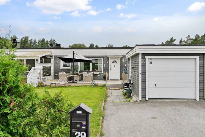 Tunavägen 29 i Brunnby Vik, Upplands Väsby kommun - radhus till salu ...