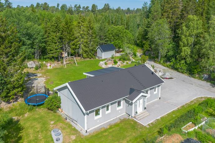 4 rum villa på Almunge-Lövsta 219 Almunge, Uppsala kommun - bild 1