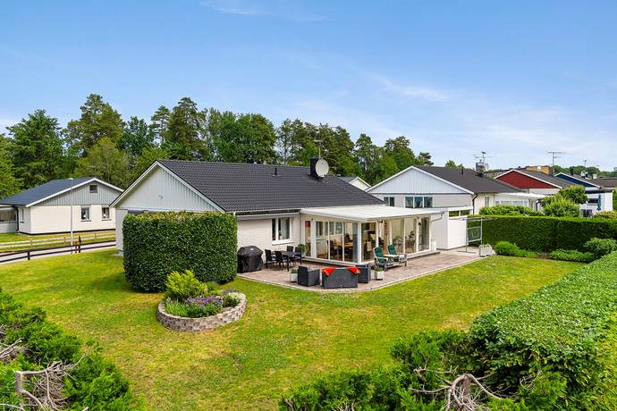 4 rum villa på Kolonivägen 11 Araby, Växjö kommun - bild 1