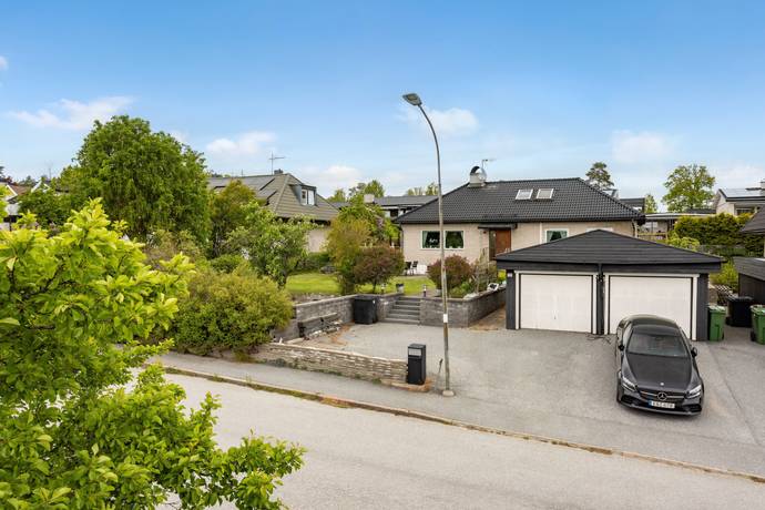 10 rum villa på Nybodavägen 32 Jakobsberg - Västra, Järfälla kommun - bild 3