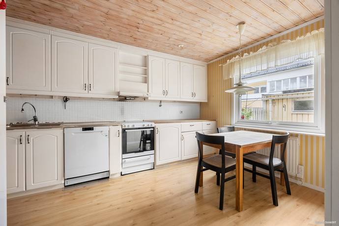 5 rum Radhus på Trädgårdsvägen 130 Töjnan Sollentuna kommun - bild 11