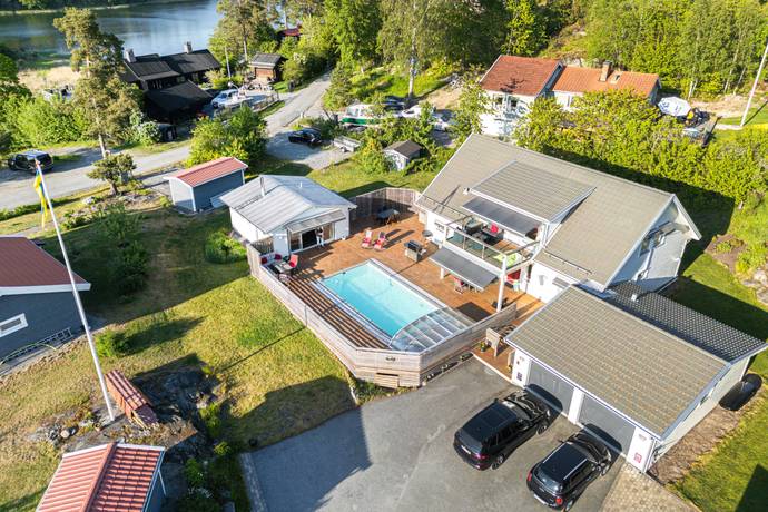 8 rum villa på Hammarvägen 4 Ingarö - Brunn, Värmdö kommun - bild 1