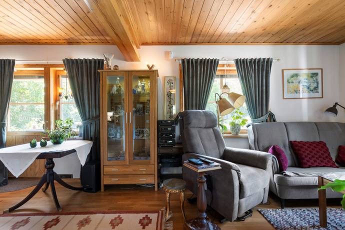 196 m² Villa på Fogdegårdsvägen 34 Varnhem Skara kommun - bild 10