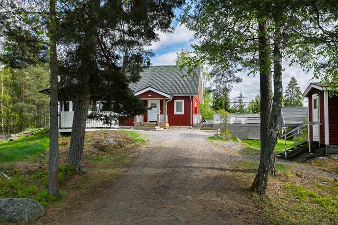 6 rum Villa på Hallonstigen 19 Svärtinge Norrköpings kommun - bild 2