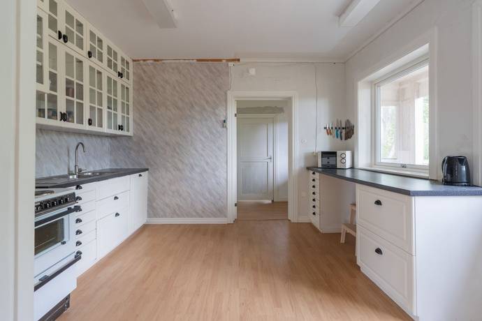 11 rum villa på Norra Hökhuvudsvägen 2 Gimo, Östhammars kommun - bild 4