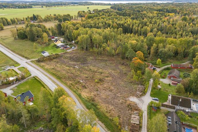 Tomt på Rinkaby Örebro kommun - bild 1
