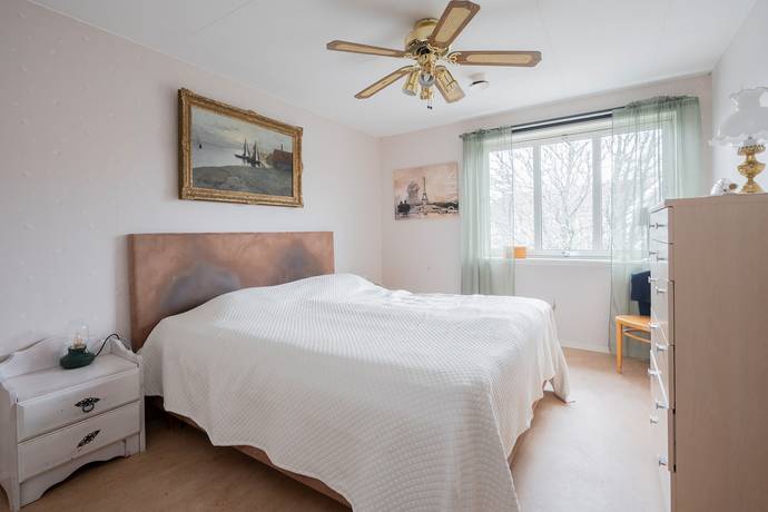 6 rum Par-/kedje-/radhus på Hedenhösvägen 67 Solgård Huddinge kommun - bild 13