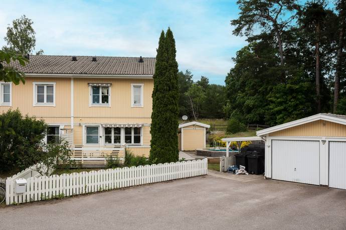 5 rum villa på Stallbacken 14 Bålsta Gillmarksbyn, Håbo kommun - bild 1