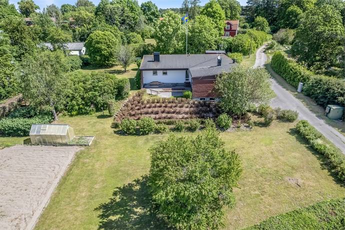 7 rum villa på Kyrkbyvägen 28 Bro - Håbo-tibble, Upplands-Bro kommun - bild 2