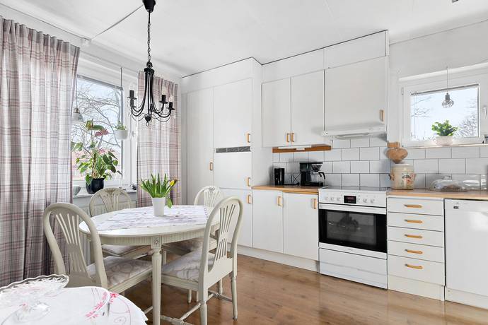 4 rum Radhus på Mellringevägen 26 Örebro kommun - bild 11