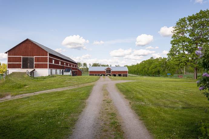 11 rum gård med jordbruk på Jällsta Herrgård Björklinge, Uppsala kommun - bild 3