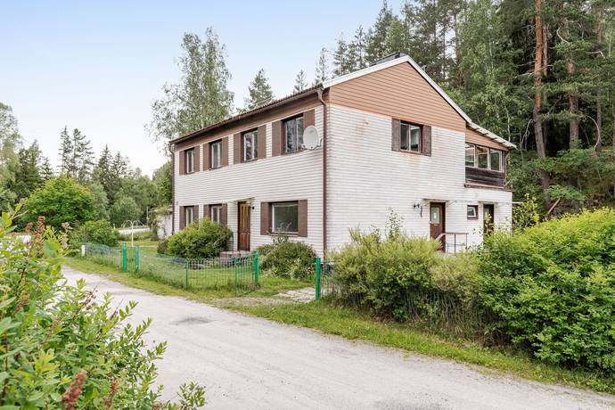 villa på Urbanusvägen 1 Riddarhyttan, Skinnskattebergs kommun - bild 1
