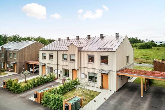 5 rum par-/kedje-/radhus på Sotåsgatan 30 Fagerslätt, Jönköpings kommun - bild 1