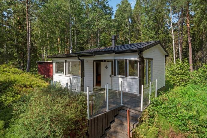 2 rum fritidshus på Flaxenviksskogen 23 Flaxenvik, Österåkers kommun - bild 1