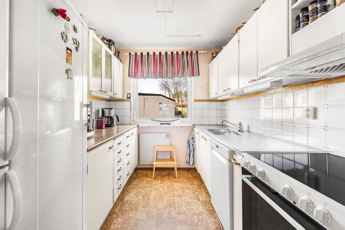 4 rum Radhus på Fridhemsgatan 15B Ulvhäll/Fridhem Strängnäs kommun - bild 11
